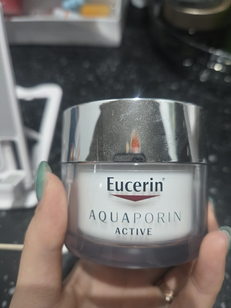 Eucerin AQUAPORIN Active for normal to combination Skin Reviews