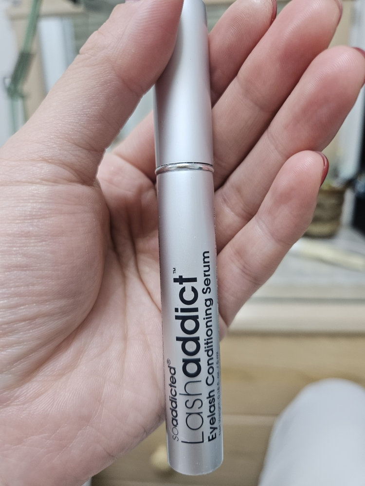 Lashaddict Eyelash Conditioning Serum Reviews | Hwahae