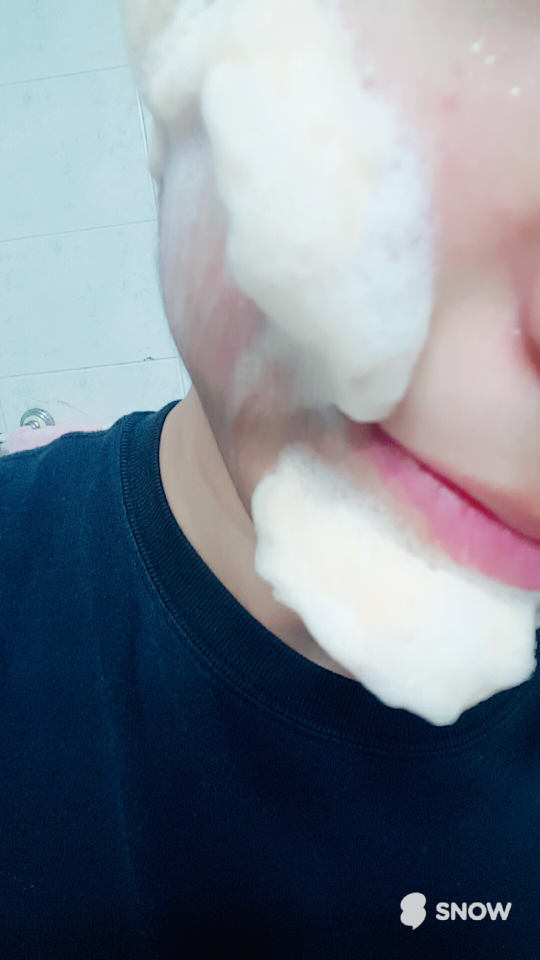 Real user review photo of Lucme Monsieur Moisture Cream