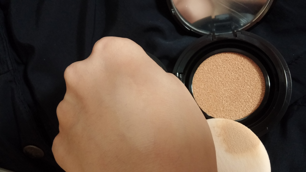 Real user review photo of Ferris Water Moist Cushion [SPA50+/PA+++] [No. 1 Bright Vanilla]