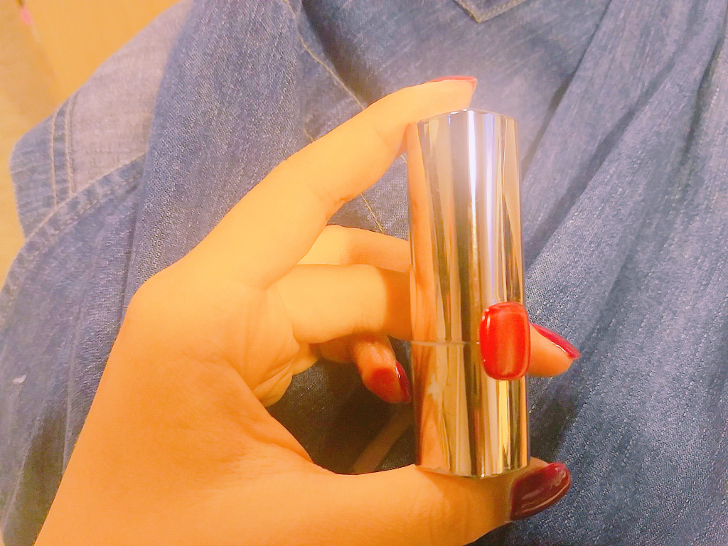 Real user review photo of Colorful Moist Matte Lipstick [R516 Lincoln Rose]