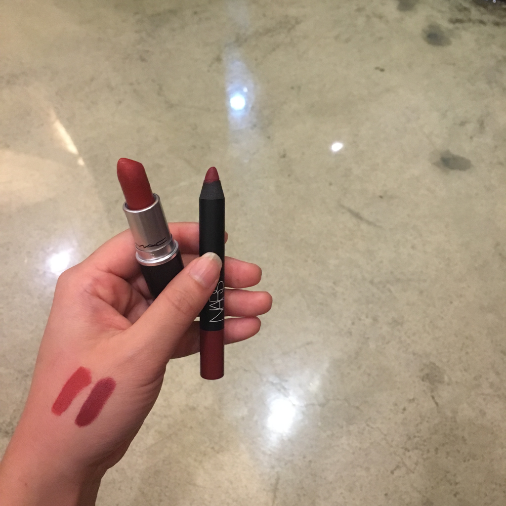 Real user review photo of Velvet Matte Lip Pencil [Consuming Red]