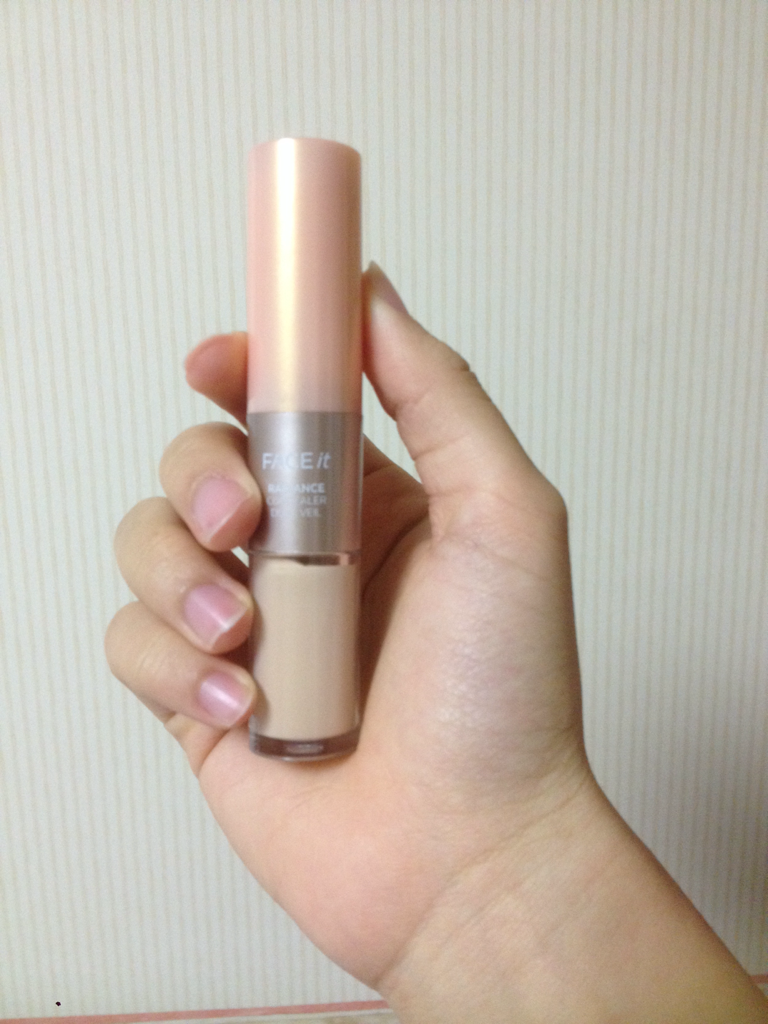 Real user review photo of Face & It Radiance Concealer Dual Veil [NB23]