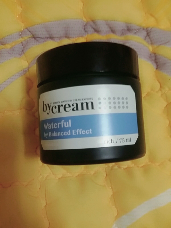 Ảnh đánh giá thực tế của người dùng về Kem dưỡng ẩm Waterful Cream by Balanced Effect [Normal]