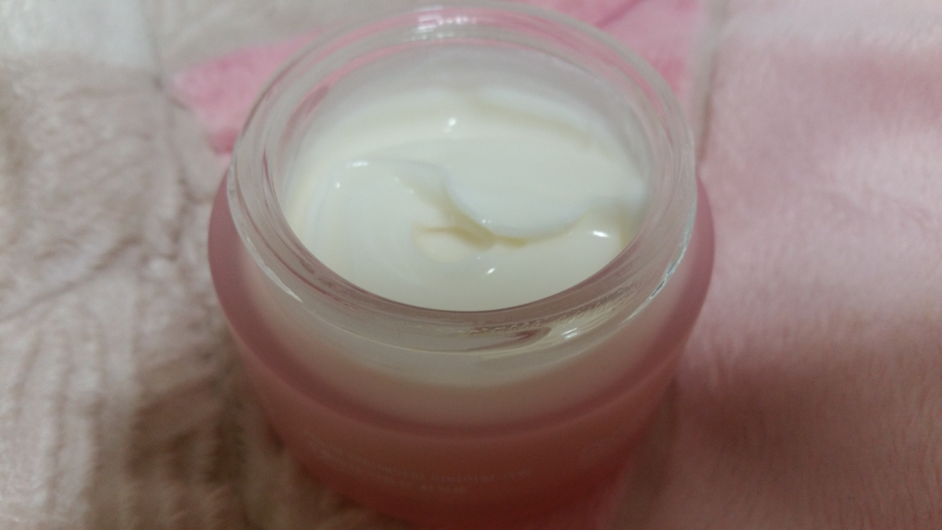 抗衰老活肤霜的真实用户使用照片