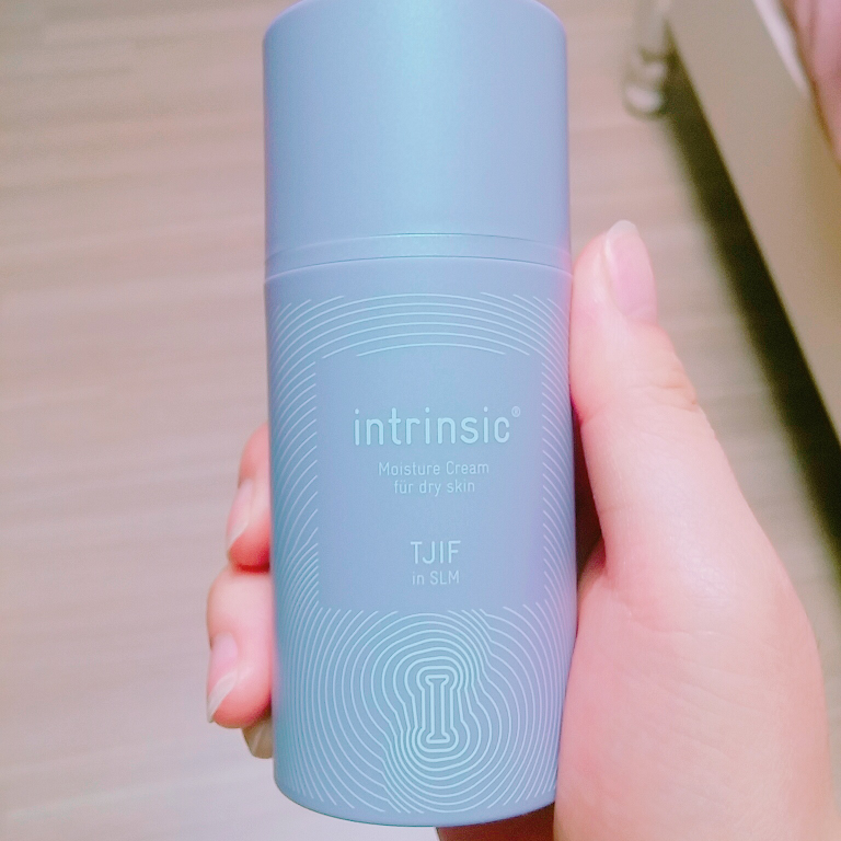 保湿霜的真实用户使用照片