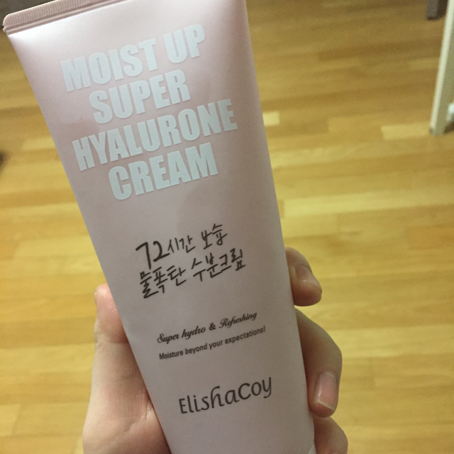 保湿补水玻尿酸面霜的真实用户使用照片