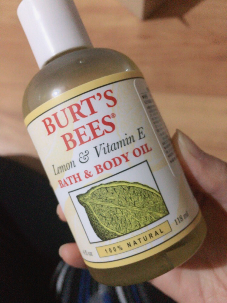 BURT'SBEES Lemon & Vitamin E Bath & Body Oil review image