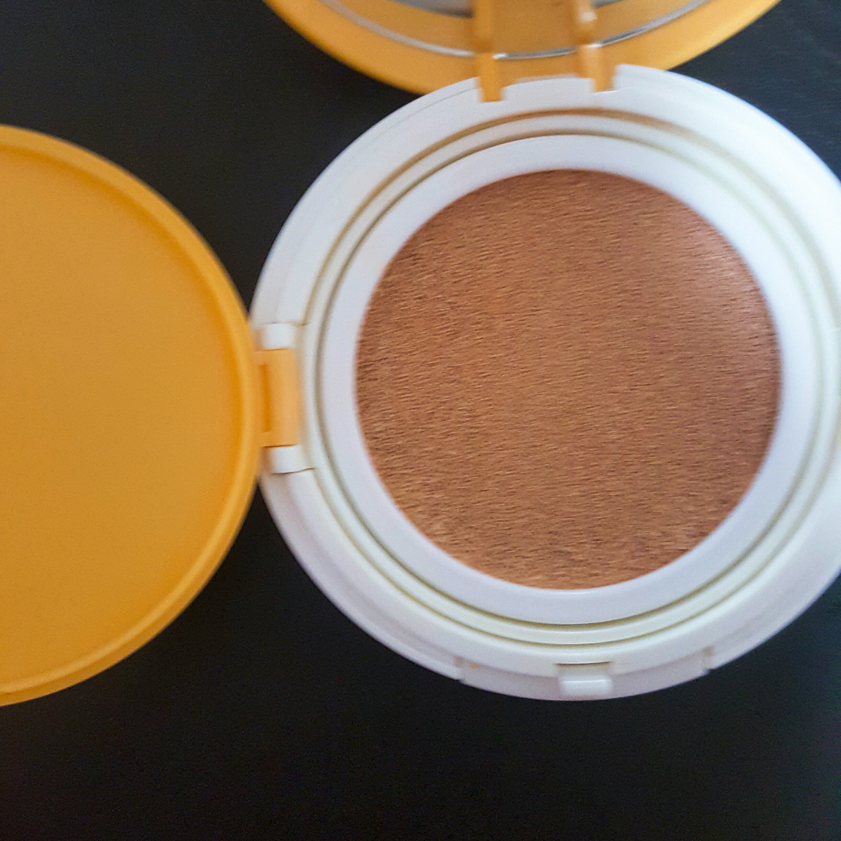 홀리카홀리카 (HOLIKAHOLIKA) 데즐링 선샤인 데일리 선 쿠션 [SPF50+/PA+++] review image
