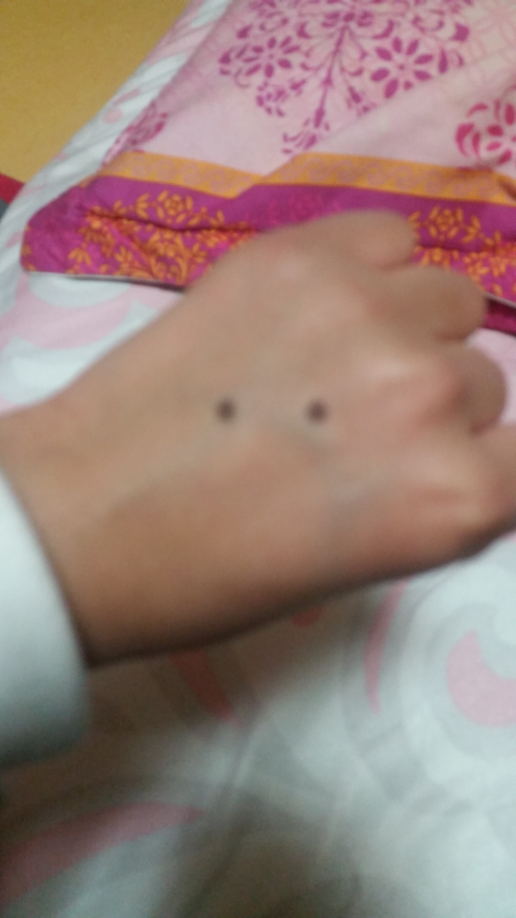 Real user review photo of Face & It Radiance Concealer Dual Veil [NB23]