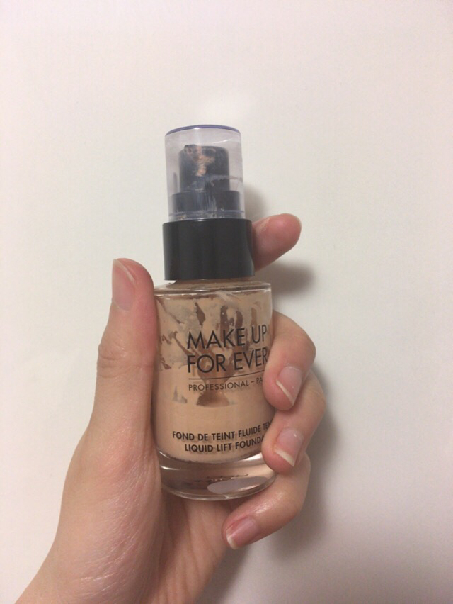 Real user review photo of liquid lift foundation