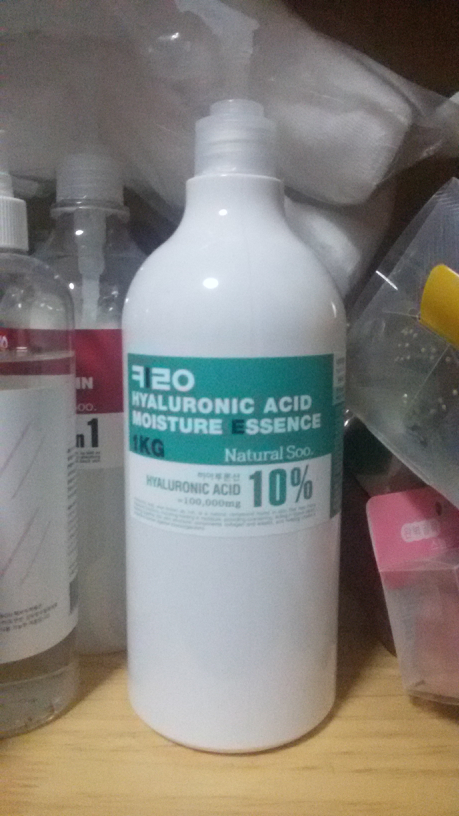 玻尿酸保湿精华的真实用户使用照片