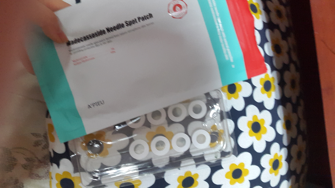 Real user review photo of Madecassoside Needle Spot Patch
