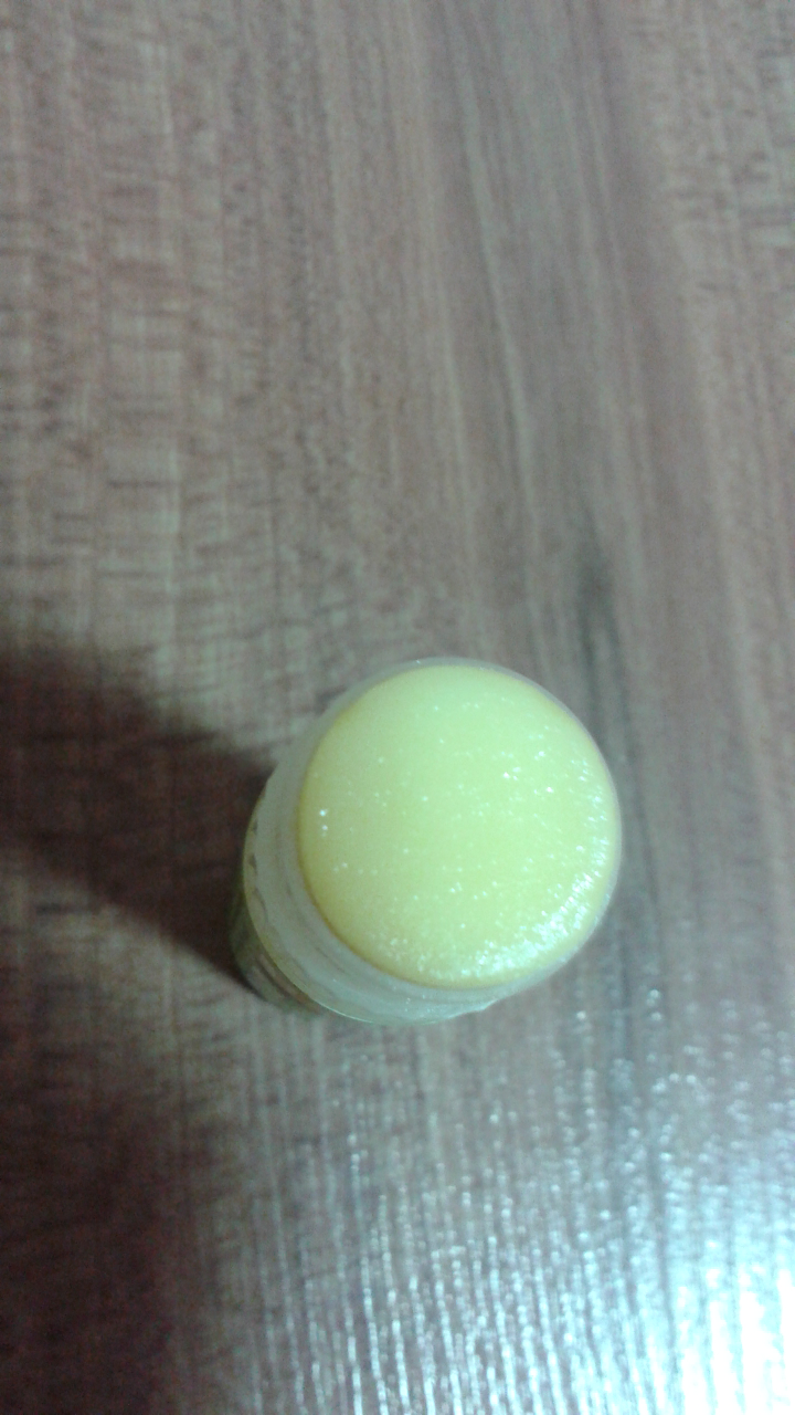 润唇膏 (布什曼润唇膏) [无香味]的真实用户使用照片