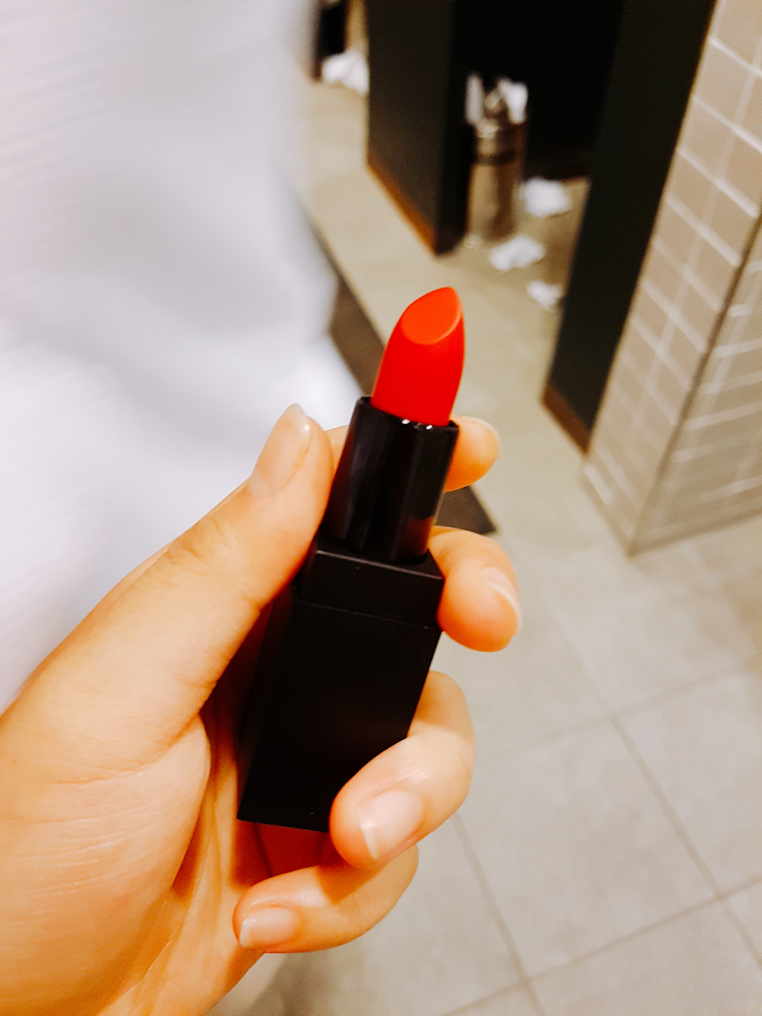 지나인스킨 (G9SKIN) 퍼스트 립스틱 [01 미드나잇레드] review image