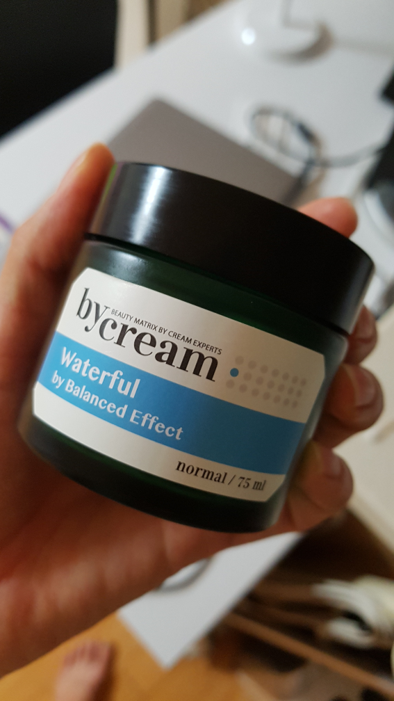 Ảnh đánh giá thực tế của người dùng về Kem dưỡng ẩm Waterful Cream by Balanced Effect [Normal]