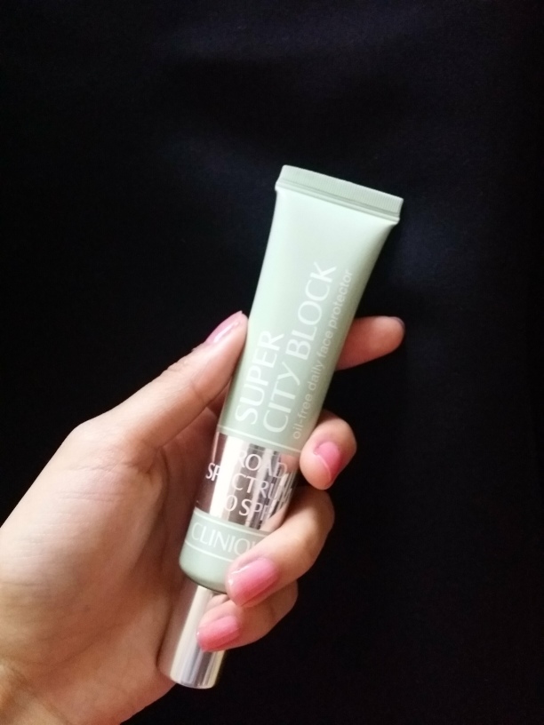 Real user review photo of Super City Block Oil Free Daily Face Protector [SPF40/PA++]
