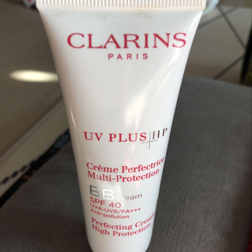 CLARINS UV Plus HP BB [SPF40/PA++++] review image