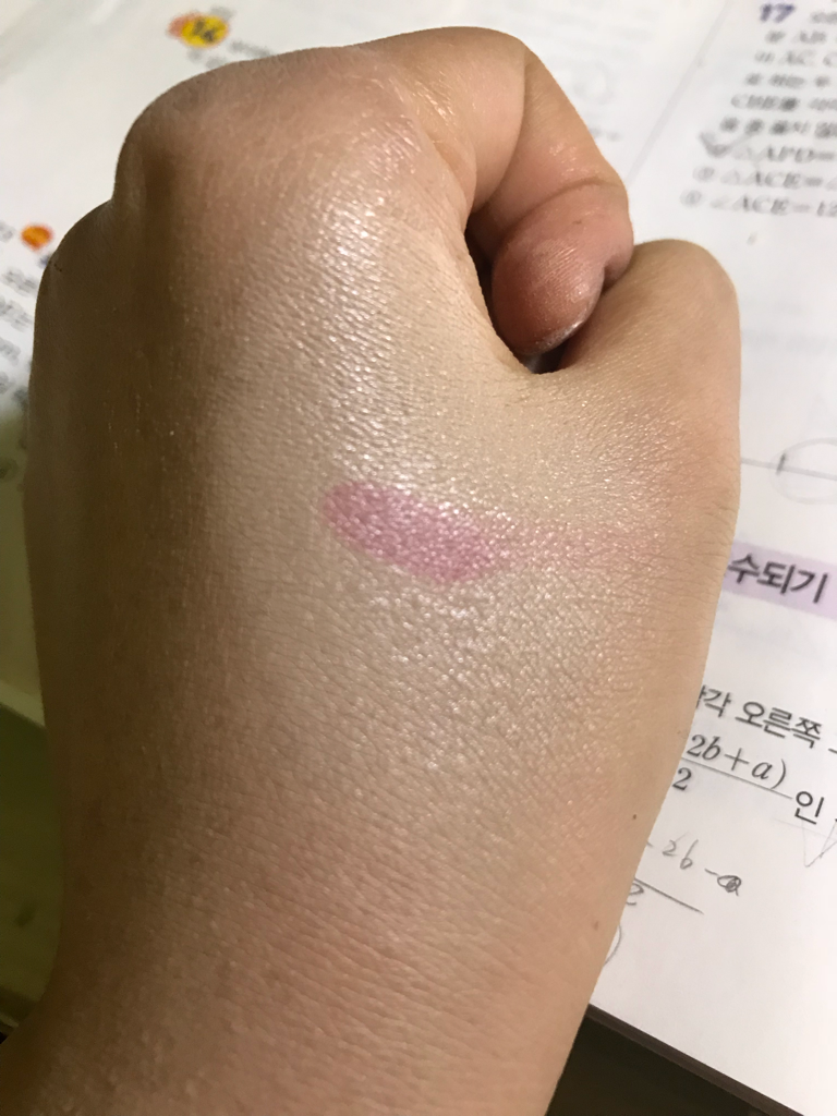 Real user review photo of Ferris Water Moist Cushion [SPA50+/PA+++] [No. 1 Bright Vanilla]