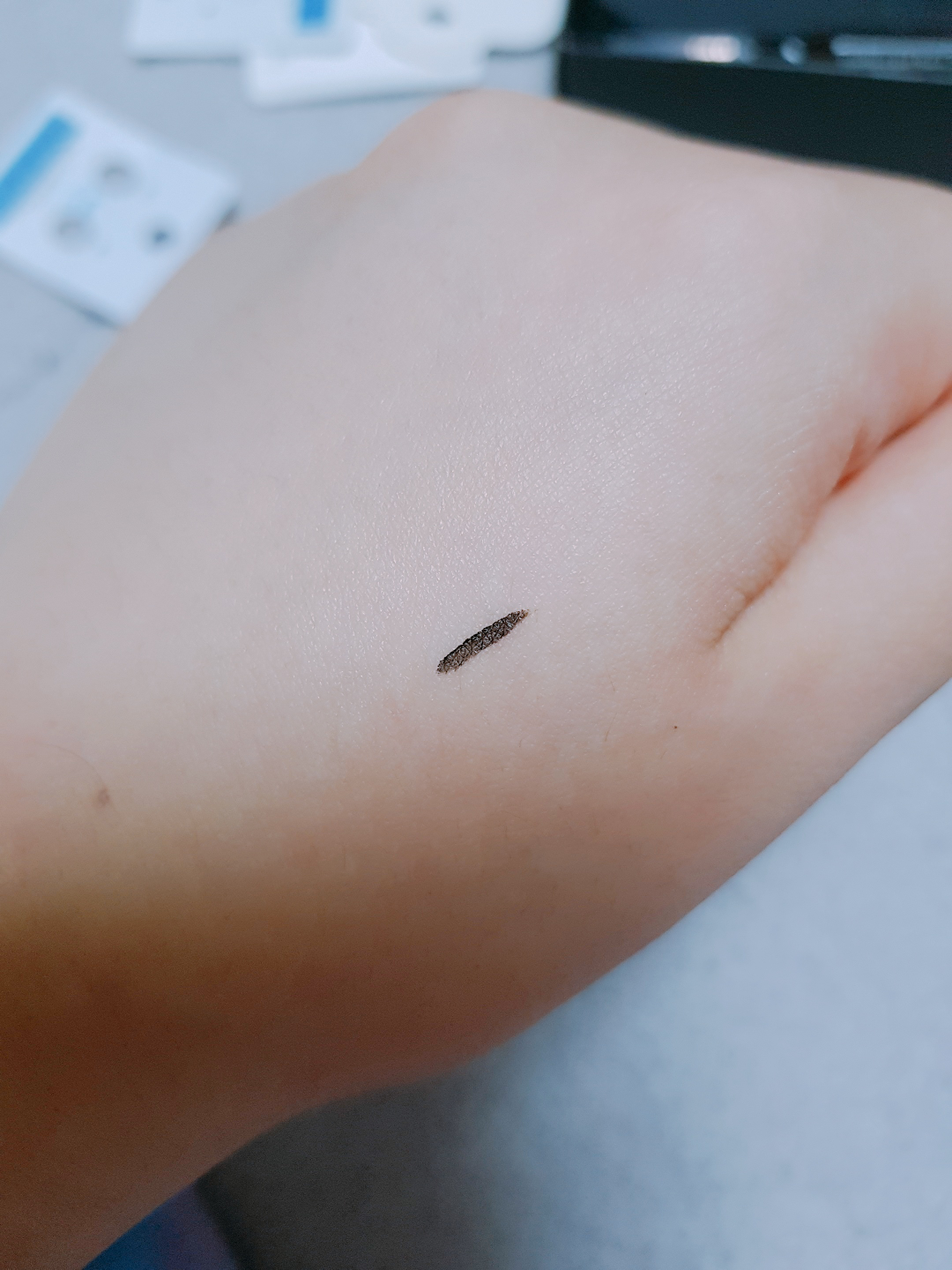 Real user review photo of Mark Waterproof Gel Liner [Black]