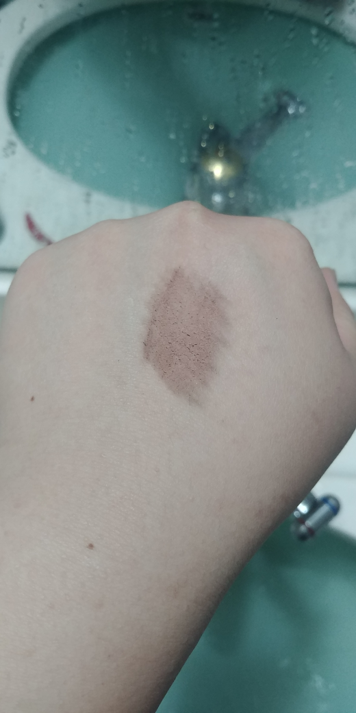 女性清洁剂的真实用户使用照片