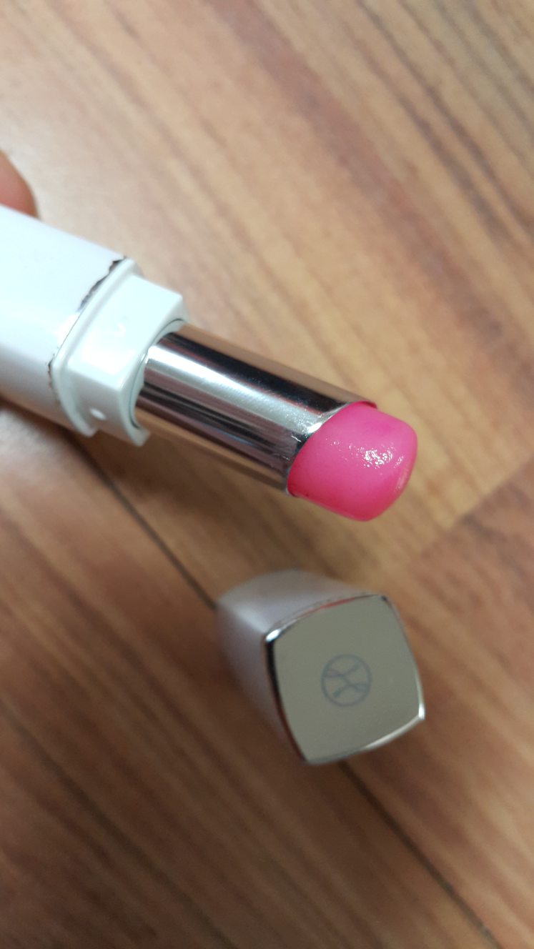 Real user review photo of Sensual Lip Serum Glow [No. 1 Love Blossom]