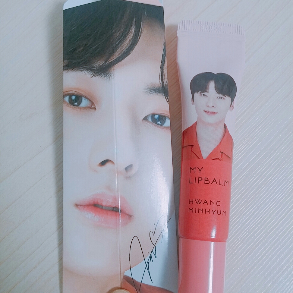 Real user review photo of My Lip Balm Wanna One Edition [Emperor Earl Gray]