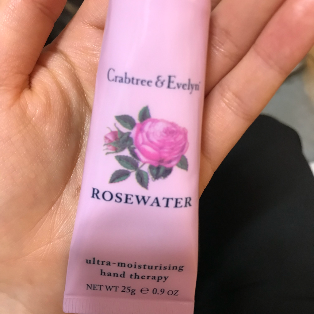 (海外）玫瑰超保湿手部护理液的真实用户使用照片