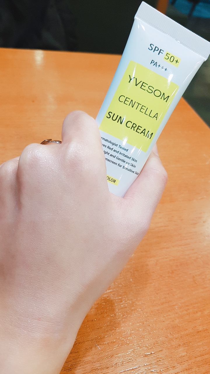 입솜 (YVESOM) 센텔라 선크림 [SPF50+/PA+++] review image