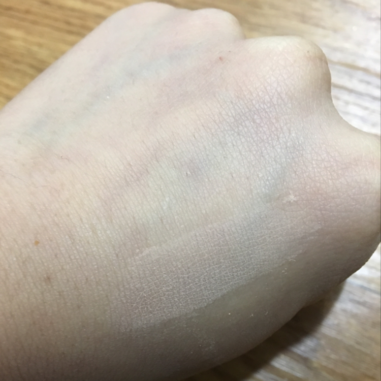 色彩持久定妆粉 [820 浅色]的真实用户使用照片