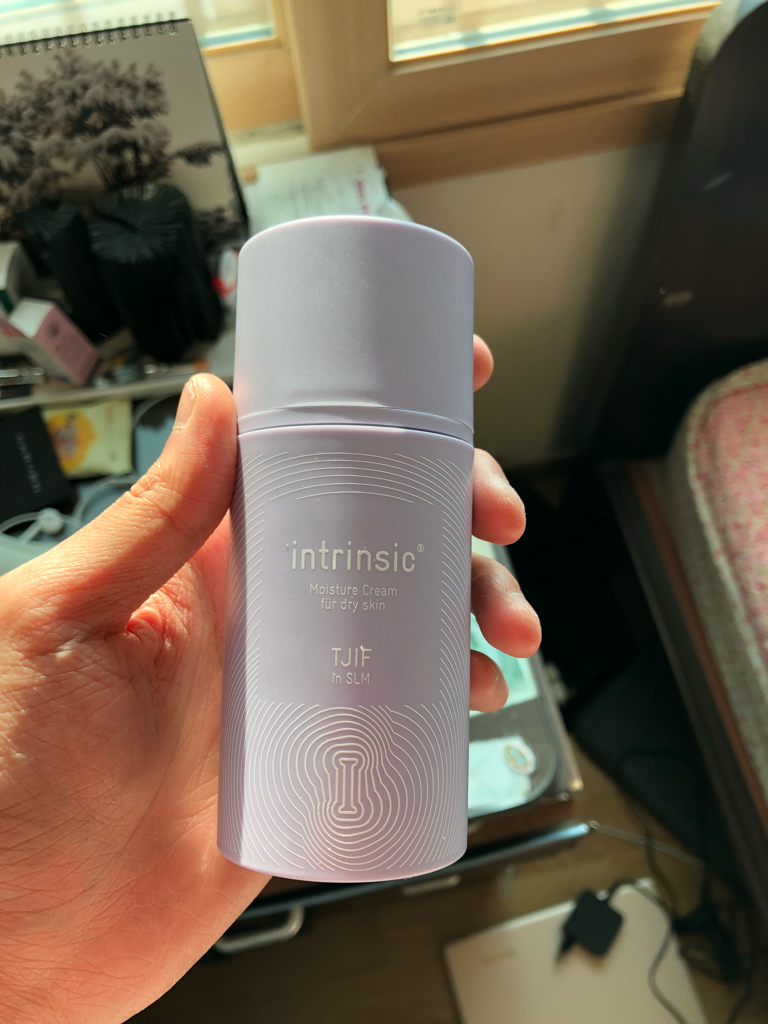 保湿霜的真实用户使用照片