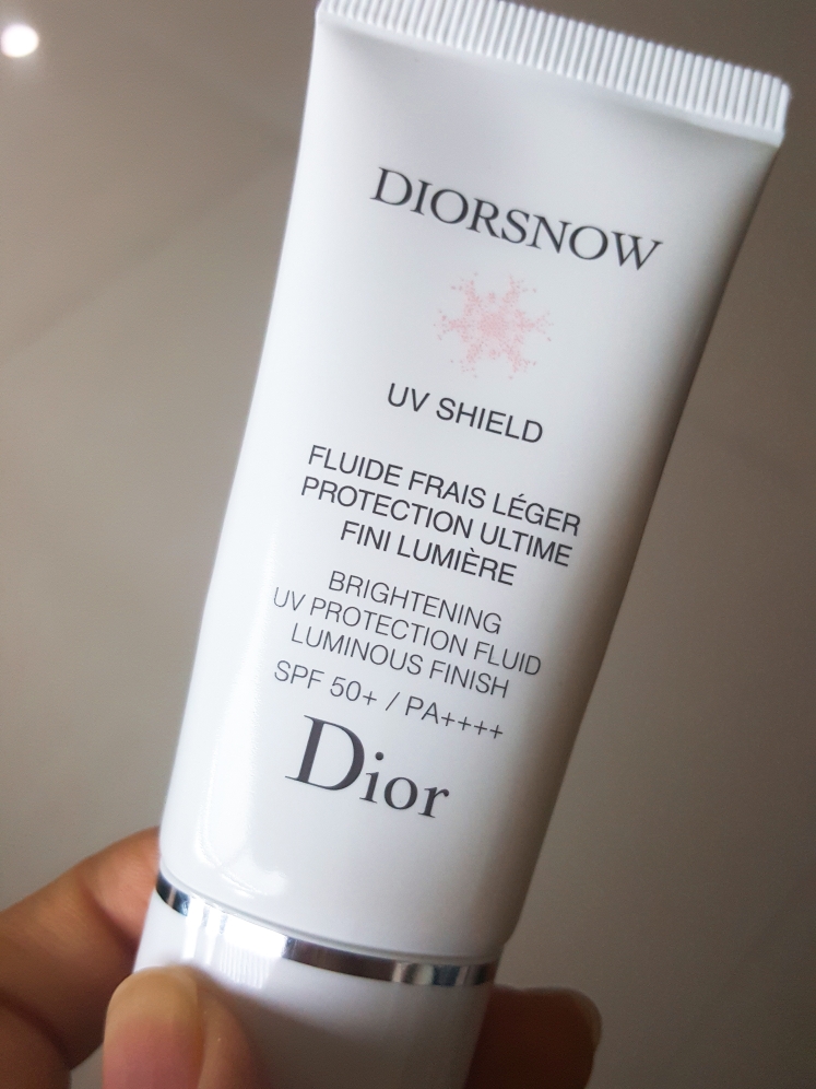 Real user review photo of Snow UV Shield Brightening UV Protection Fluid Luminous Finish [SPF50+/PA++++]