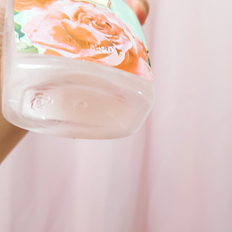 Real user review photo of Rose Shake Point Makeup Remover