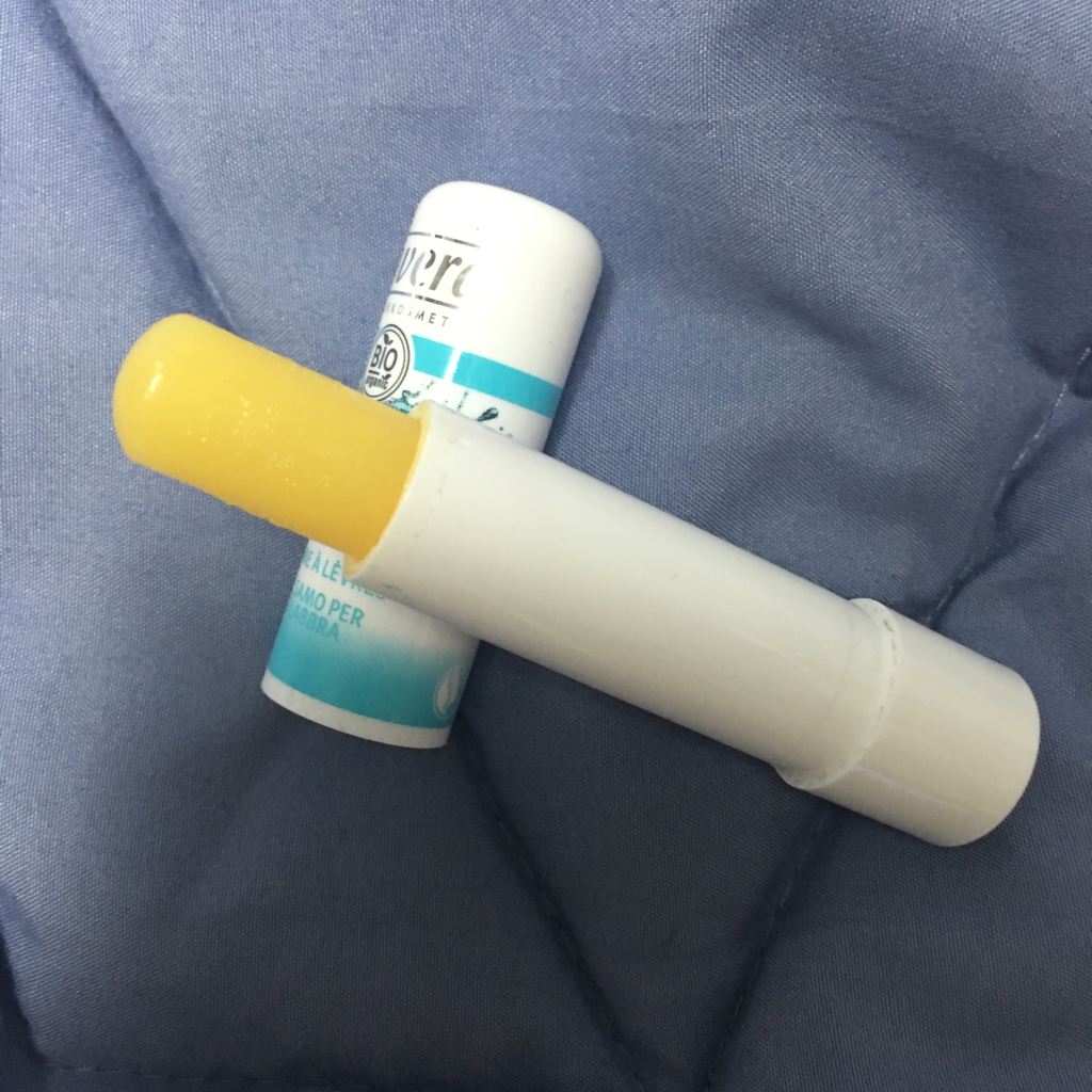基础敏感润唇膏的真实用户使用照片