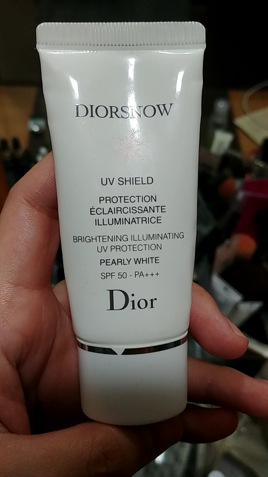 Real user review photo of Snow UV Shield Brightening UV Protection Fluid Luminous Finish [SPF50+/PA++++]