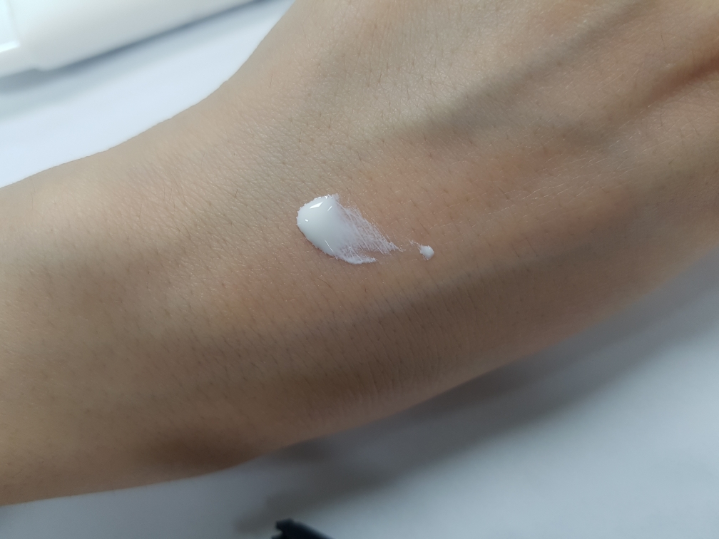 毛孔防护防晒霜 [SPF28/PA++)的真实用户使用照片