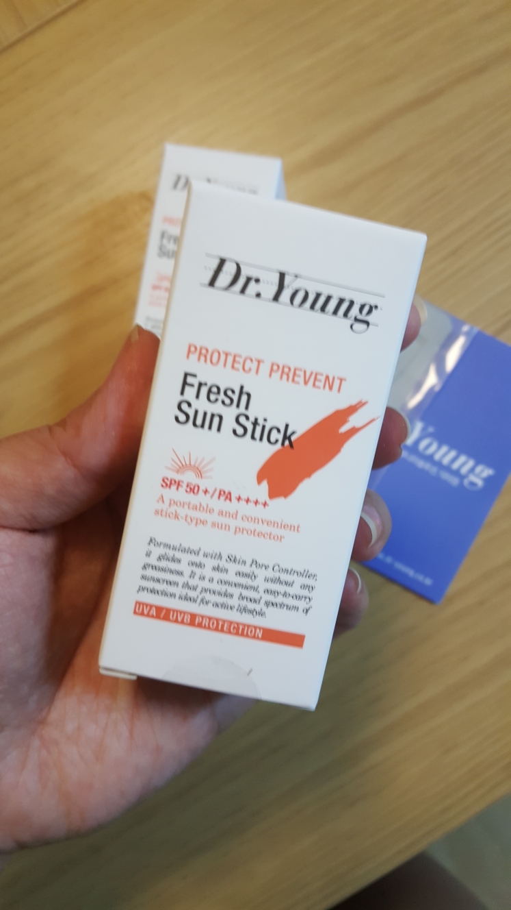 닥터영 (Dr.young) 프레쉬 선 스틱 [SPF50+/PA++++] review image
