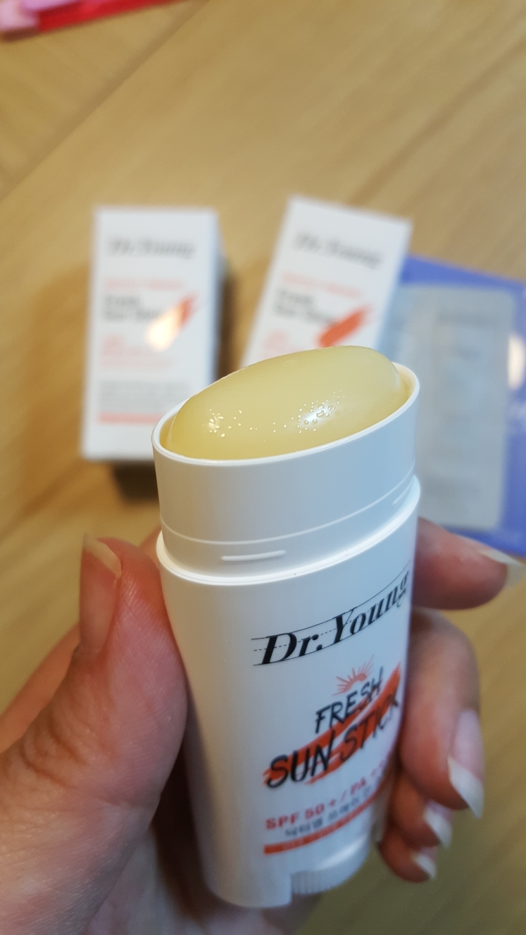 닥터영 (Dr.young) 프레쉬 선 스틱 [SPF50+/PA++++] review image