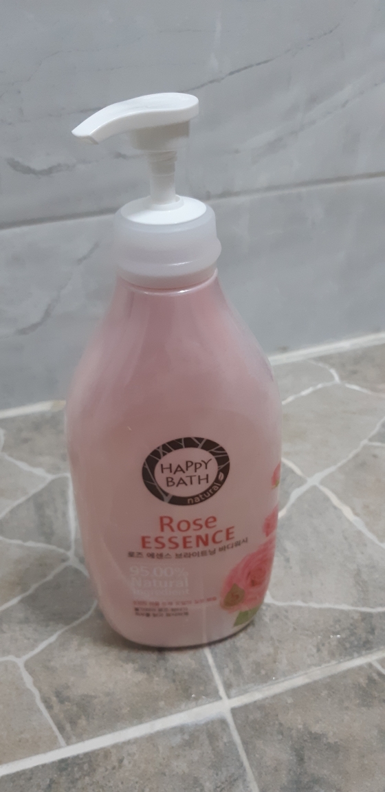 Real user review photo of Rose Essence Brightening Body Wash