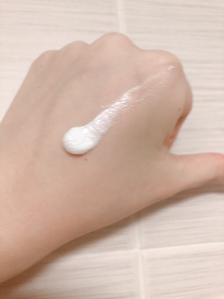 富含温泉水的米&牛奶洁面乳的真实用户使用照片