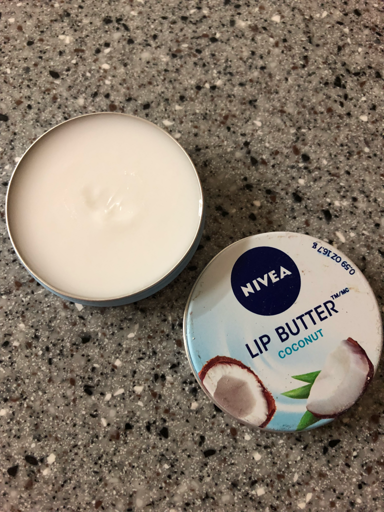 니베아 (NIVEA) 립버터 코코넛 review image
