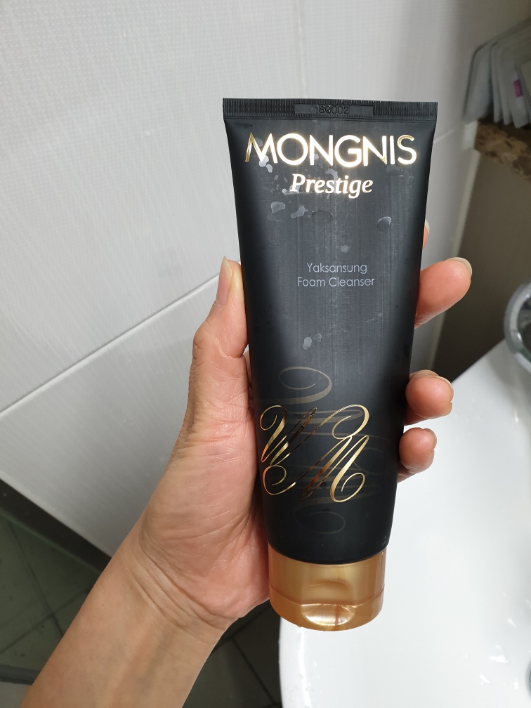 蒙尼斯 Prestige 弱酸性泡沫洁面乳 common.review image