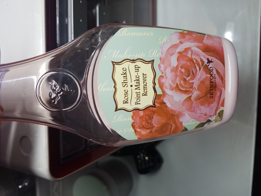 Real user review photo of Rose Shake Point Makeup Remover