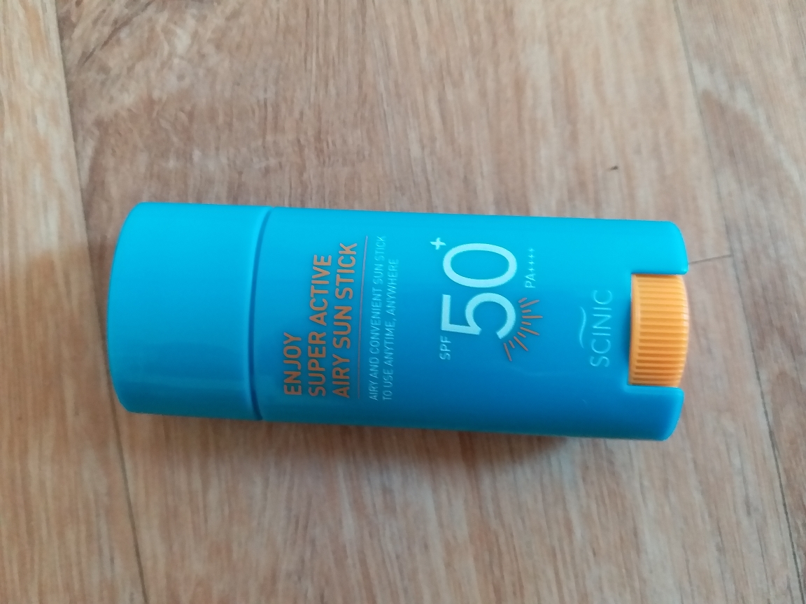 싸이닉 Enjoy Super Active Airy Sun Stick [SPF50+/PA++++] review image