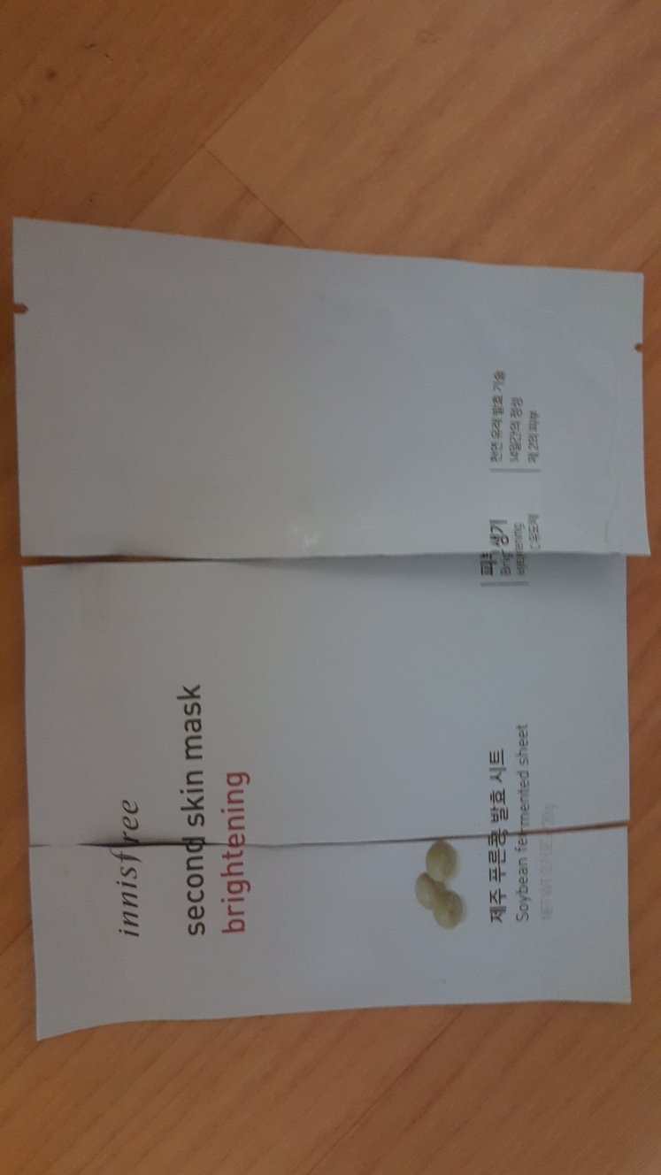 INNISFREE Second skin mask [brightening] review image