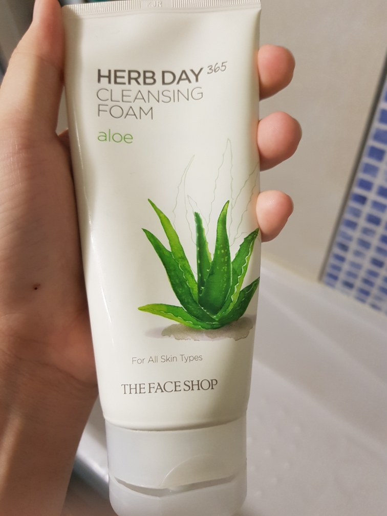 Real user review photo of Herb Day 365 Cleansing Foam [Moisturizing Aloe]