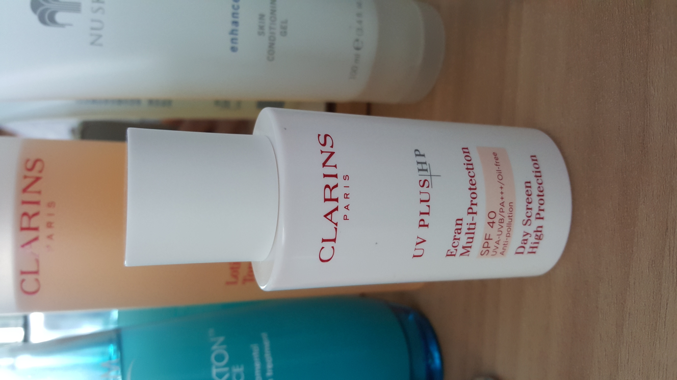 Real user review photo of UV Plus HP Day Screen [SPF40/PA+++]