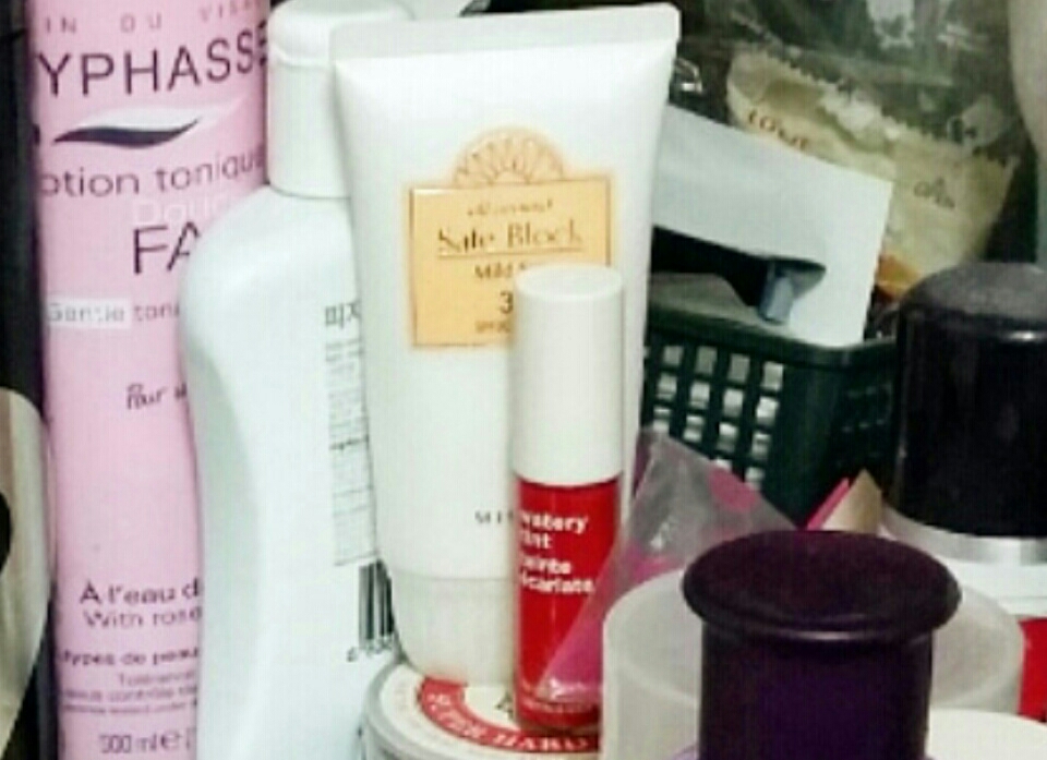 Real user review photo of All Around Safe Block Waterproof Sun [SPF50+/PA++++]