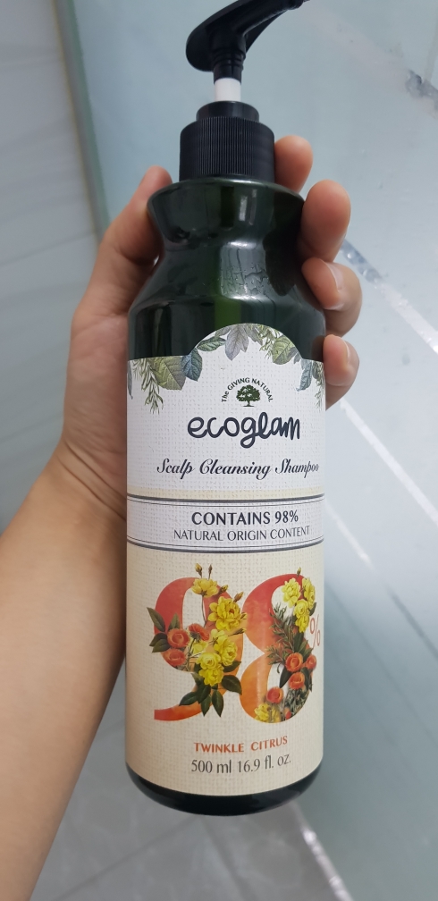 头皮清洁洗发水 [闪耀柑橘]的真实用户使用照片