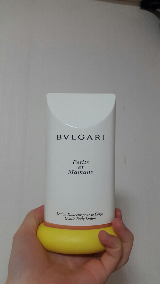 불가리 (BVLGARI) 쁘띠마망 바디 로션 review image